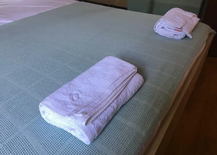 Vanilla's Deluxe Perea Salonica