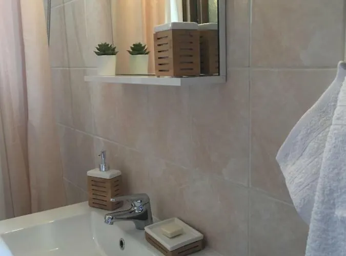 Vanilla's Deluxe Perea Salonica * Peraía