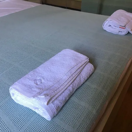 Vanilla's Deluxe Perea Salonica