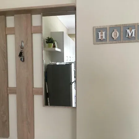 Vanilla's Deluxe Perea Salonica