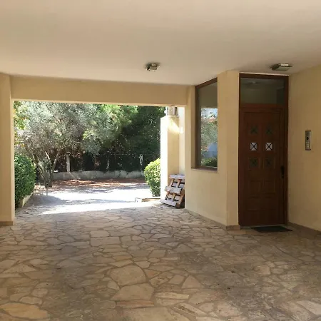 Vanilla's Deluxe Perea Salonica