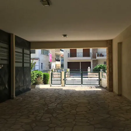 Vanilla's Deluxe Perea Salonica *